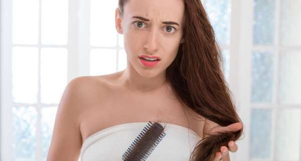 ¿Qué provoca la caída del cabello en las mujeres y qué hacer para evitarla?